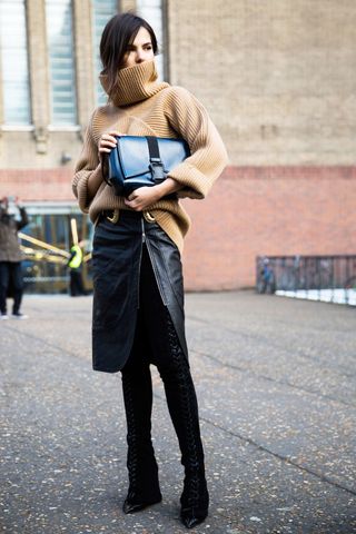 whos-that-girl-you-saw-her-in-every-street-style-photo-during-fashion-month-1682881-1456973917