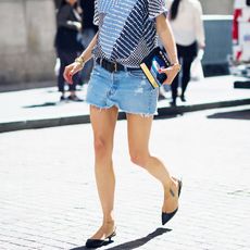 what-shoes-to-wear-with-miniskirts-2016-189120-1459974385-square