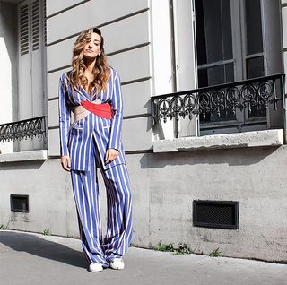 the-slimming-style-rules-almost-every-french-girl-follows-1731132-1460582310