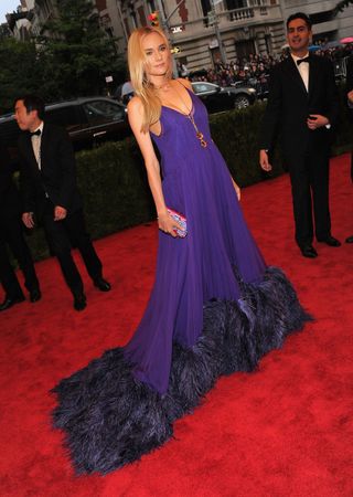 a-look-back-at-our-favourite-met-gala-looks-ever-1746546-1461655387