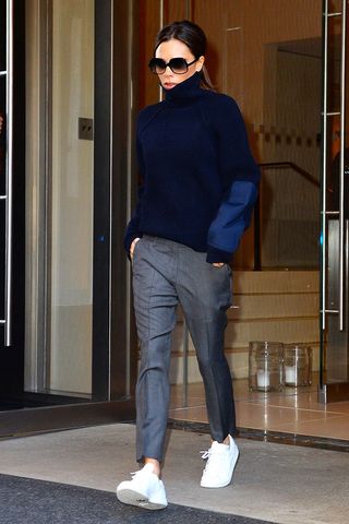 5-casual-victoria-beckham-outfits-that-actually-work-in-your-life-1747599-1461710533