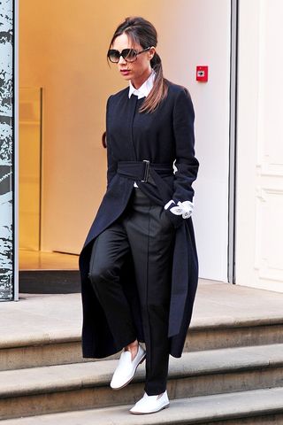 5-casual-victoria-beckham-outfits-that-actually-work-in-your-life-1747600-1461710533