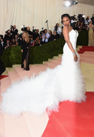 this-celeb-just-wore-hm-on-the-met-gala-red-carpet-1808889
