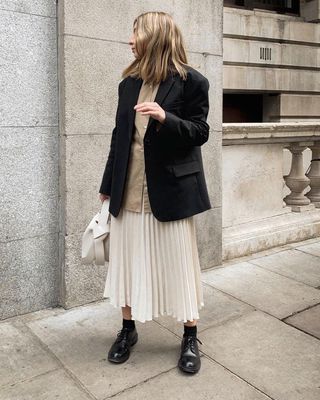 what-to-wear-today-style-blogger-outfits-191789-1555037820670-main