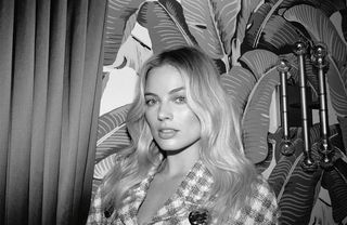 margot-robbie-for-oyster-magazine-1773287-1463552489