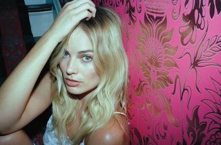 margot-robbie-for-oyster-magazine-1773288-1463552489