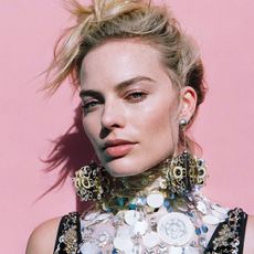 margot-robbie-oyster-magazine-may-2016-192901-1463552437-square