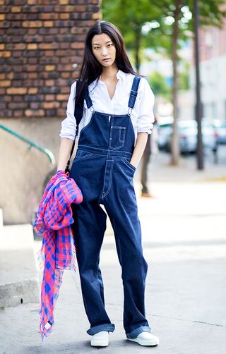 what-to-wear-with-overalls-2016-193425-1496383301694-image