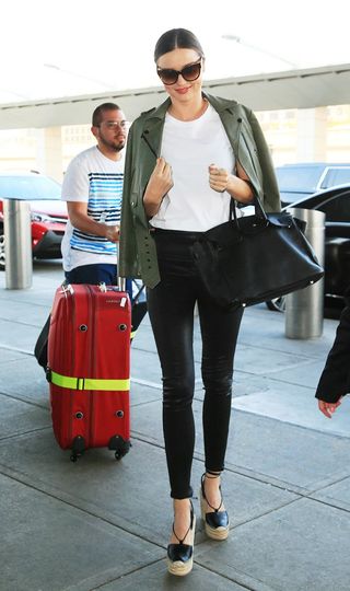 7-summer-airport-outfits-you-already-own-1808605-1466120028