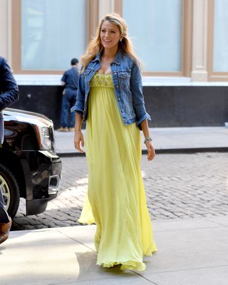 we-cant-get-enough-of-blake-livelys-maternity-style-1813339-1466556293