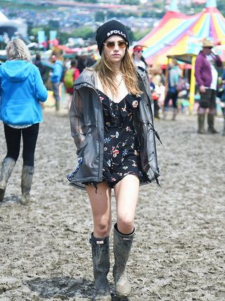 new-flash-all-of-the-coolest-people-at-glasto-2016-dressed-normally-1818155-1467018925