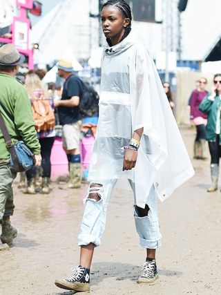 new-flash-all-of-the-coolest-people-at-glasto-2016-dressed-normally-1818157-1467018926