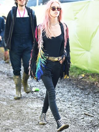 new-flash-all-of-the-coolest-people-at-glasto-2016-dressed-normally-1818162-1467018928