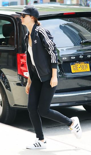 the-sneaker-styles-all-the-models-are-wearing-1873008