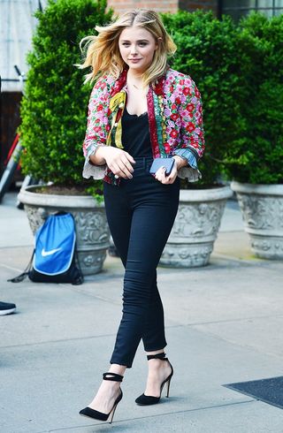 the-ultra-slimming-outfit-that-every-celeb-wears-1833050-1468271714