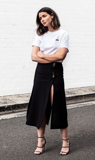 7-refreshing-ways-to-wear-black-and-white-1859041-1470335386