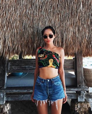 9-things-every-fashion-blogger-brings-on-vacation-1859277-1470347999