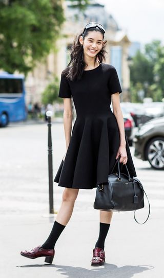 what-to-wear-to-work-when-black-is-your-favorite-color-1861733-1470679085
