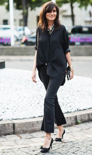 what-to-wear-to-work-when-black-is-your-favorite-color-1861737-1470679085
