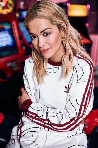 rita-ora-just-revamped-adidas-stan-smiths-in-the-coolest-way-1869593-1471276938