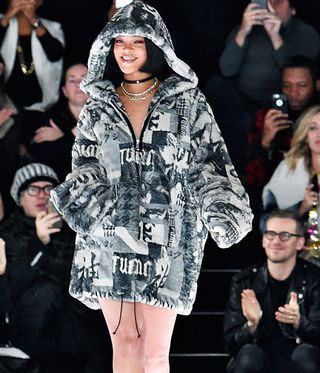 all-the-items-every-cool-girl-will-want-from-rihannas-puma-collecti-1880199-1472047300