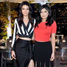 kendall-kylie-yeezy-boosts-201378-1472141712-square