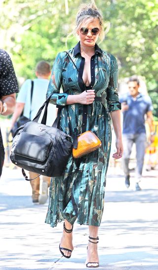 leave-it-to-chrissy-teigen-to-have-the-chicest-diaper-bag-ever-1888168-1472669020