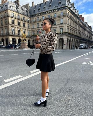how-to-wear-leopard-print-202339-1704193448112-main
