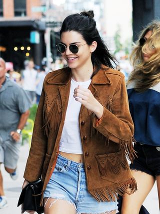 let-kendall-jenner-help-with-your-search-for-the-perfect-winter-coat-1893835-1473253219