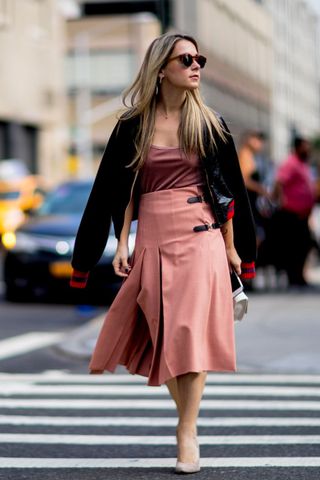 the-latest-street-style-from-new-york-fashion-week-1896502-1473395167