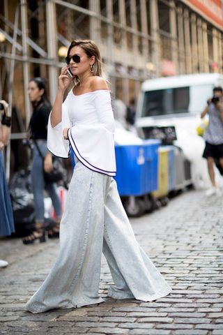 the-latest-street-style-from-new-york-fashion-week-1898773-1473636500