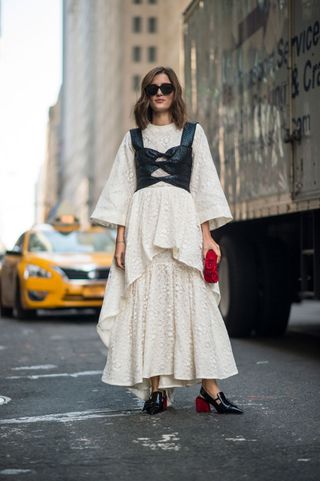 the-latest-street-style-from-new-york-fashion-week-1900300-1473720815