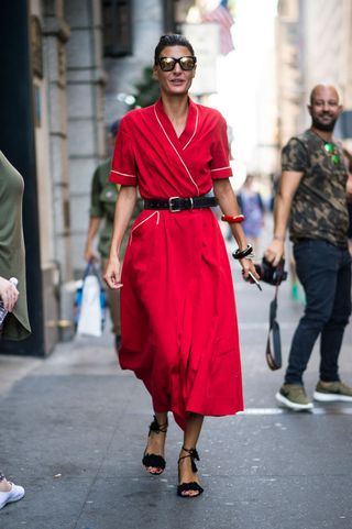 the-latest-street-style-from-new-york-fashion-week-1900305-1473720816