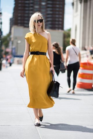 the-latest-street-style-from-new-york-fashion-week-1900309-1473720817