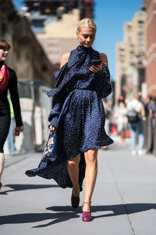 the-latest-street-style-from-new-york-fashion-week-1902457-1473811784