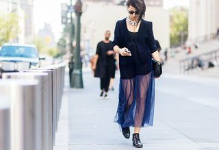 the-latest-street-style-from-new-york-fashion-week-1905047-1473969401