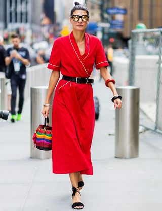 the-latest-street-style-from-new-york-fashion-week-1899497-1473700616