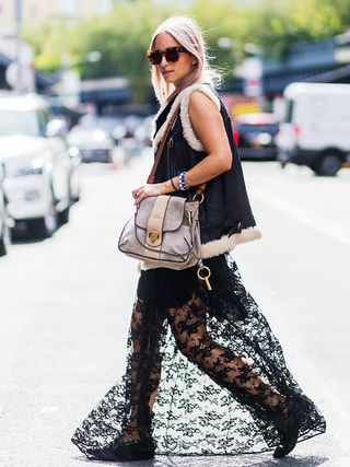 the-latest-street-style-from-new-york-fashion-week-1899506-1473700620