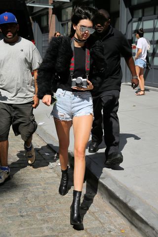 kendall-jenners-favorite-accessory-is-so-1995-1899356-1473689454
