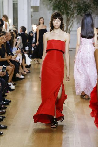 every-model-wore-flats-with-their-ball-gowns-at-oscar-de-la-renta-1900521-1473730393