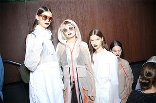 see-bella-hadid-walk-the-dkny-show-for-the-first-time-ever-1901442-1473791476