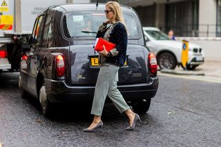the-latest-street-style-from-london-fashion-week-1906898-1474125693