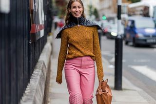 the-latest-street-style-from-london-fashion-week-1907156-1474162647