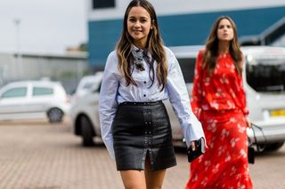 the-latest-street-style-from-london-fashion-week-1908500-1474315049