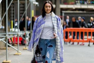 the-latest-street-style-from-london-fashion-week-1909805-1474394569