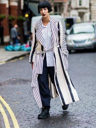 the-latest-street-style-from-london-fashion-week-1906868-1474099591