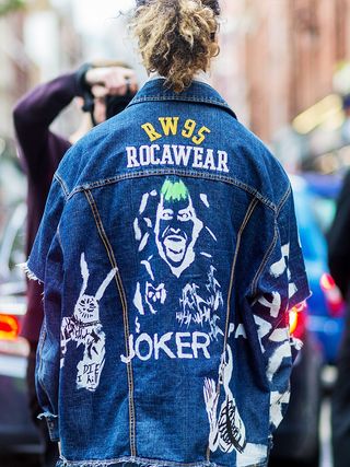 the-latest-street-style-from-london-fashion-week-1906872-1474099594