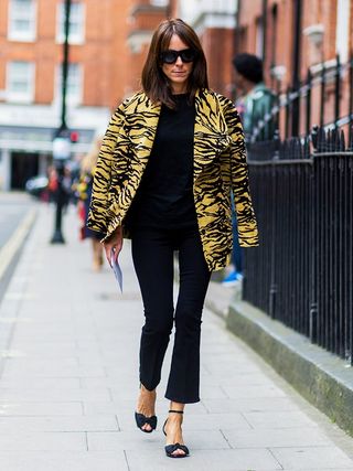 the-latest-street-style-from-london-fashion-week-1907193-1474183325
