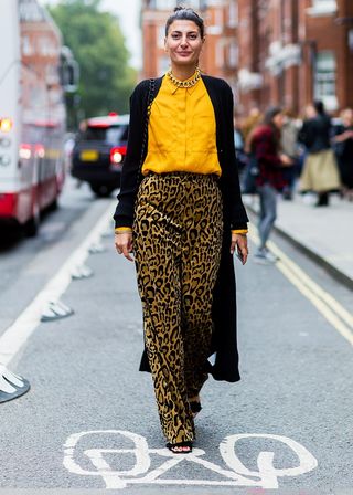 the-latest-street-style-from-london-fashion-week-1907194-1474183325