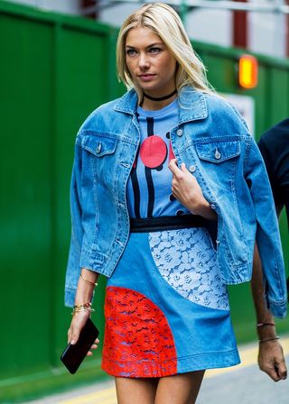 the-latest-street-style-from-london-fashion-week-1907195-1474183326